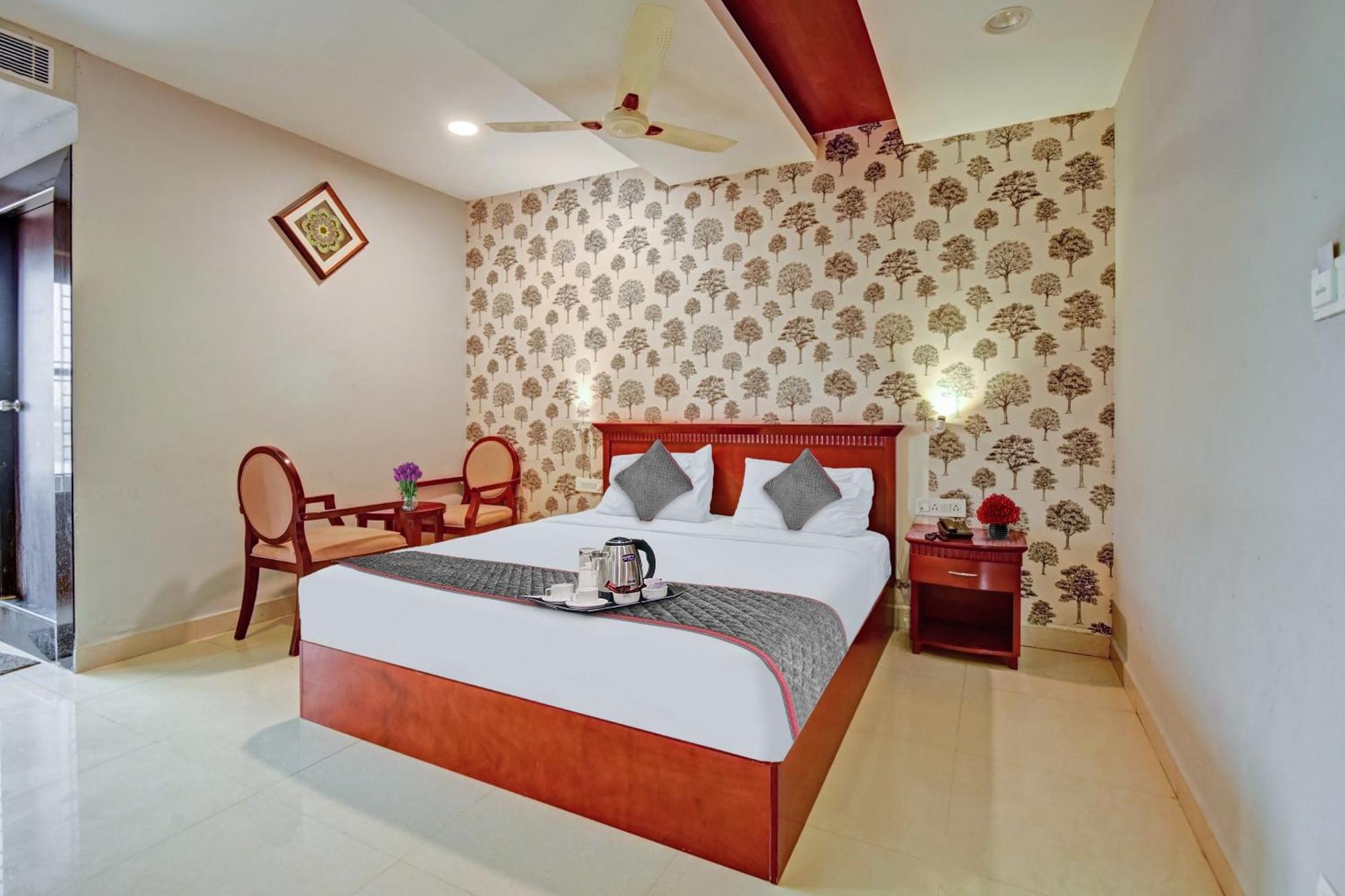 Collection O 48267 OTH Sri7 INN Anantapur Exterior foto