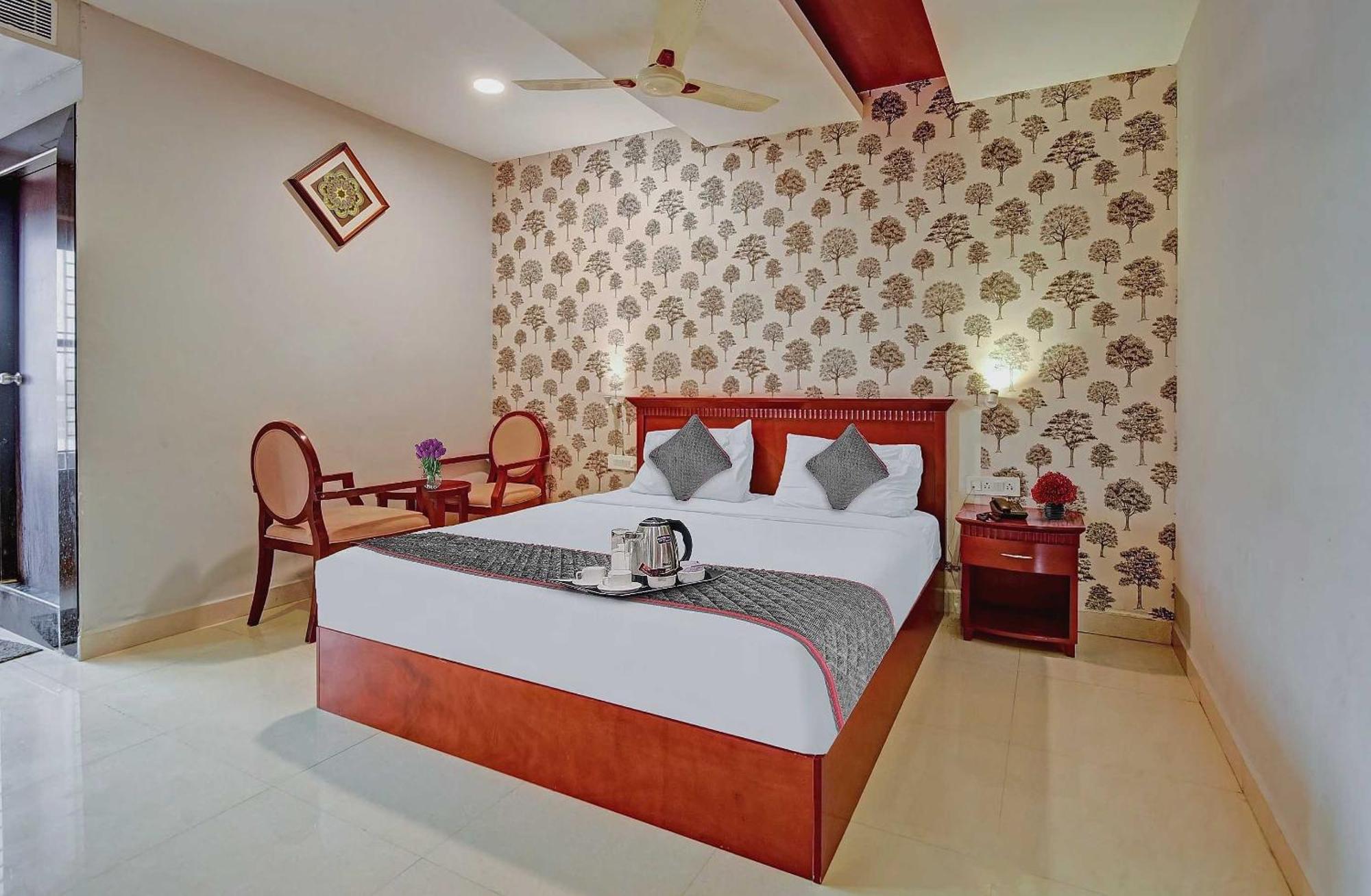 Collection O 48267 OTH Sri7 INN Anantapur Exterior foto