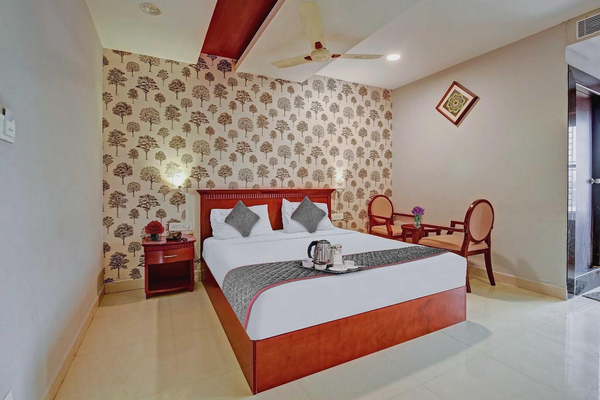 Collection O 48267 OTH Sri7 INN Anantapur Exterior foto