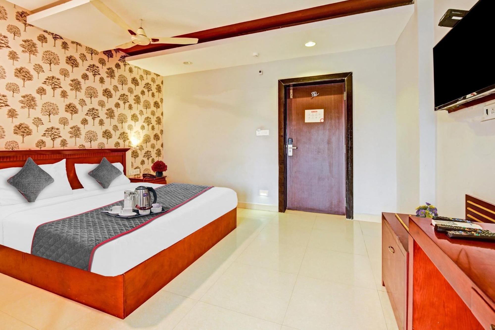 Collection O 48267 OTH Sri7 INN Anantapur Exterior foto